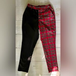 Hot Topic Womens Black & Red Plaid Split Leg Pants Size M Gothcore Pocket Chain